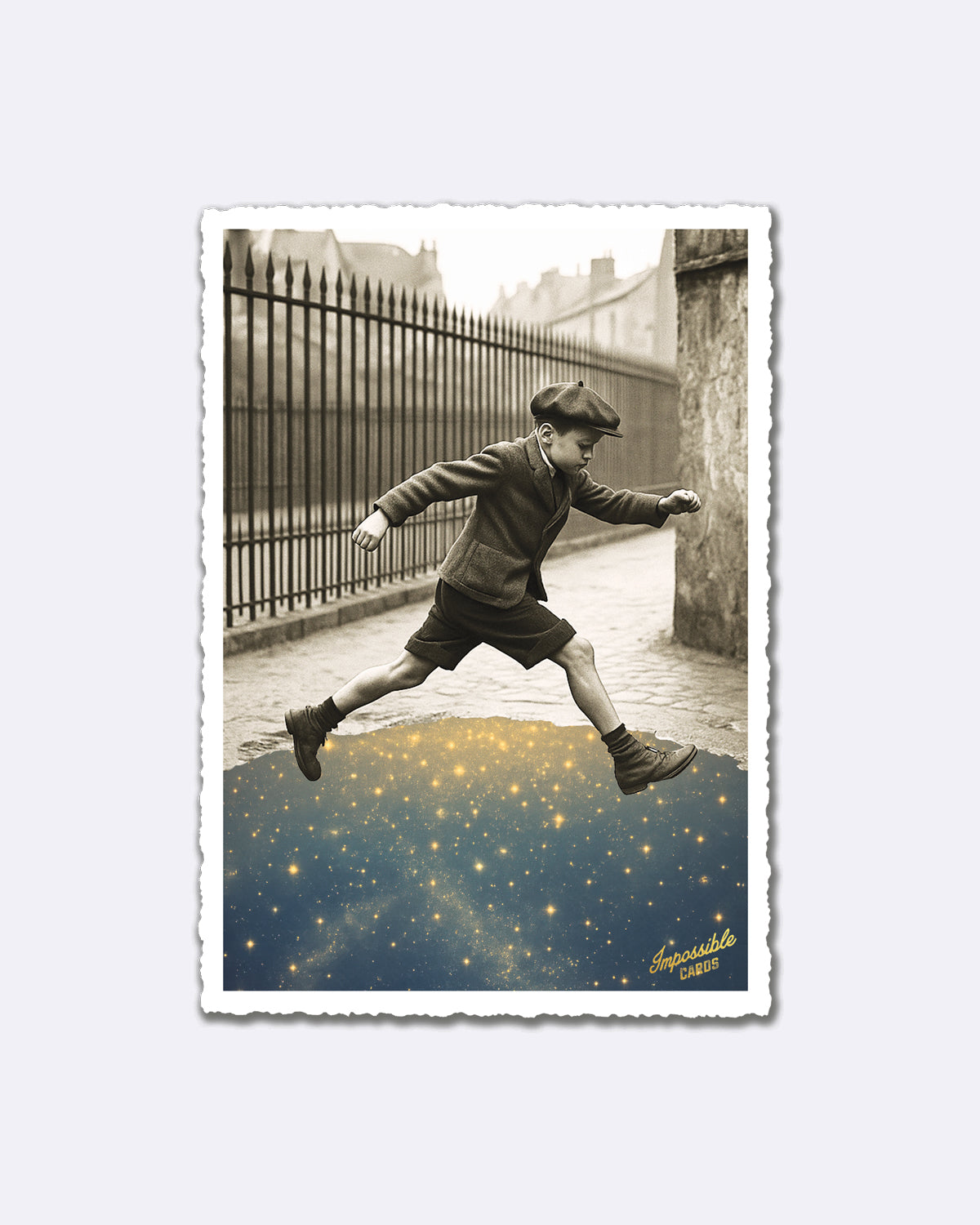Postkarte mit springendem Jungen über Sternenhimmel und Schriftzug "Impossible Cards"