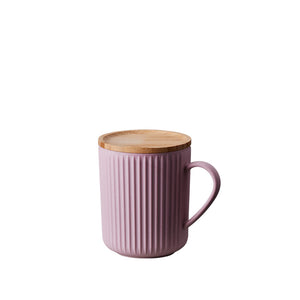 Tasse mit Holzdeckel
